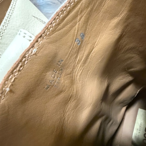 Golden Goose Wish Star Low Embroidery Boot in Buttercream - Picture 8 of 8